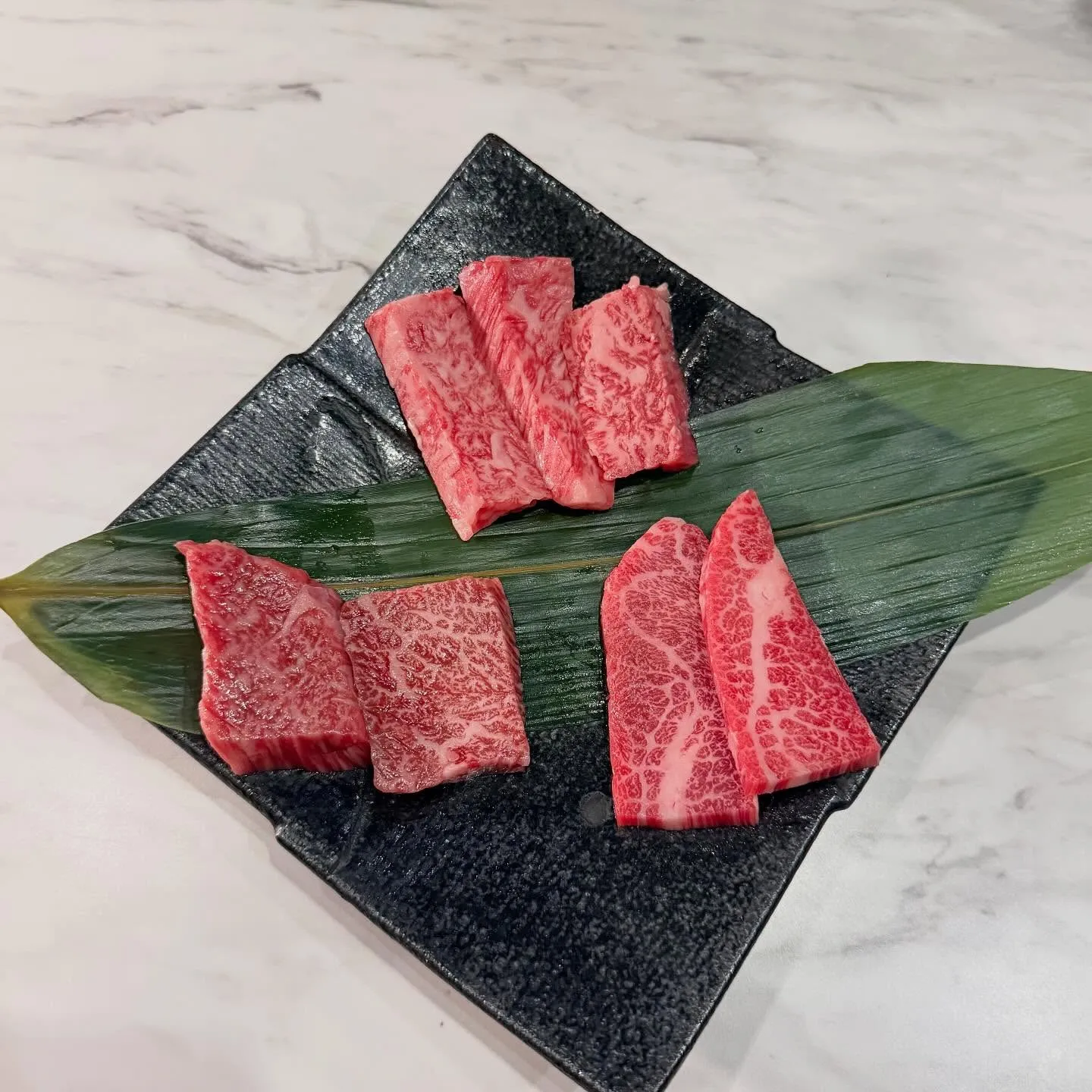 焼肉弁慶『カルビ3種盛り』